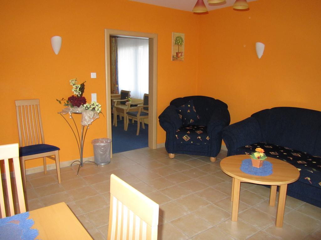 Hotel Zur Burg Nuerburg 部屋 写真
