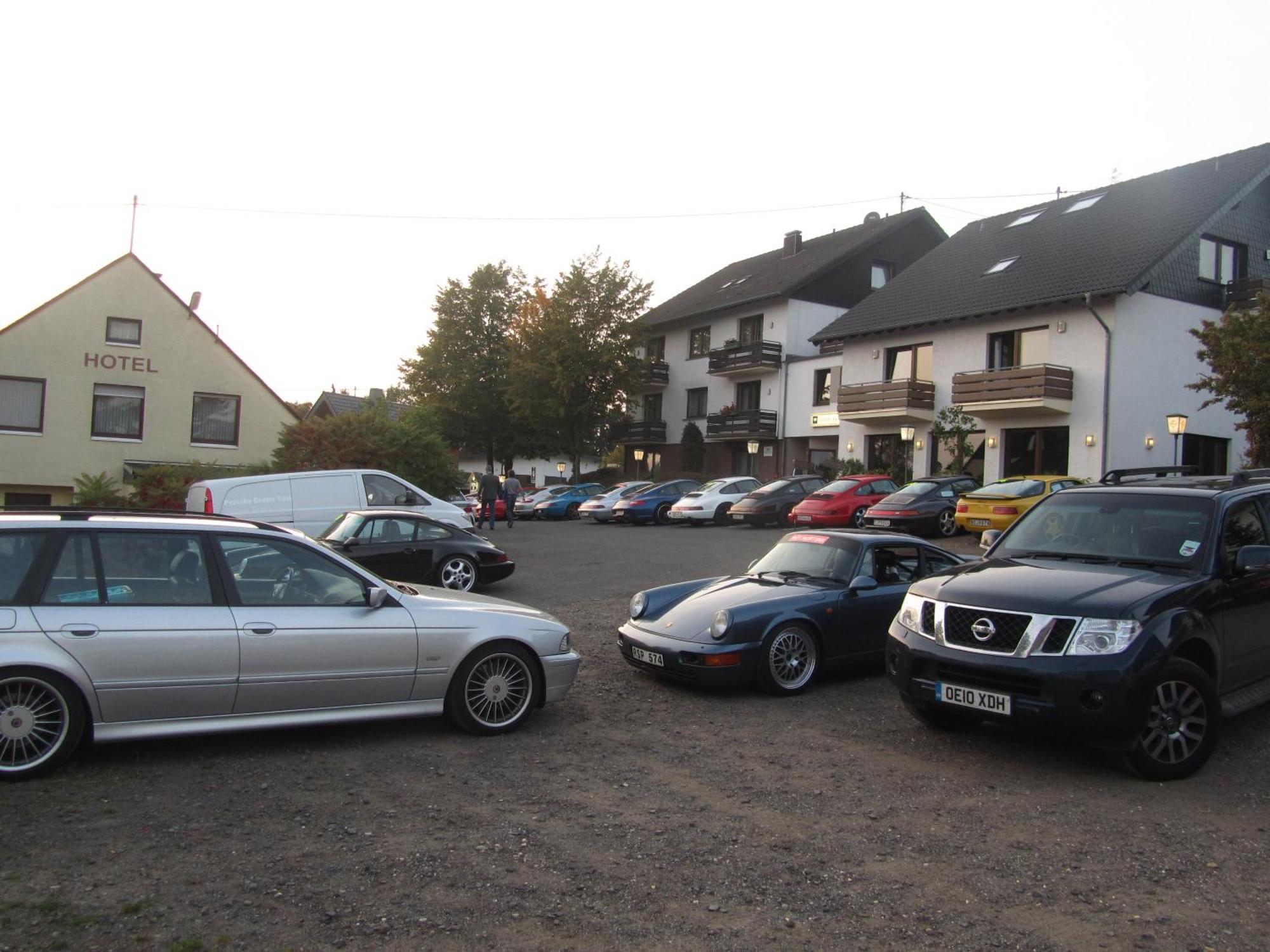 Hotel Zur Burg Nuerburg エクステリア 写真