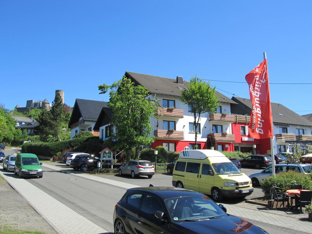 Hotel Zur Burg Nuerburg エクステリア 写真